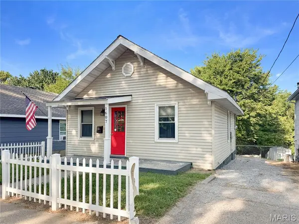 1607 Booker ST, Hannibal, MO 63401
