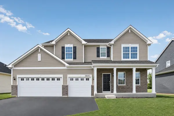 3841 Meadowridge DR, Woodstock, IL 60098