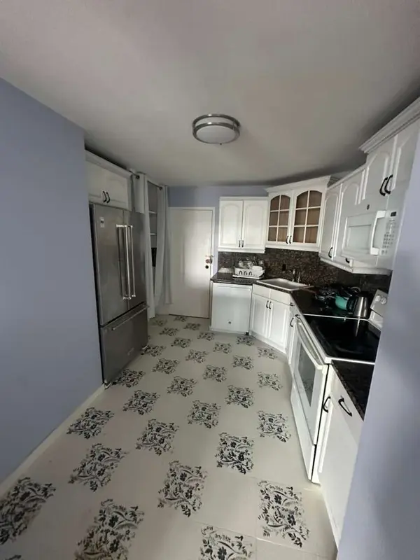 6033 N Sheridan RD #39E, Chicago, IL 60660