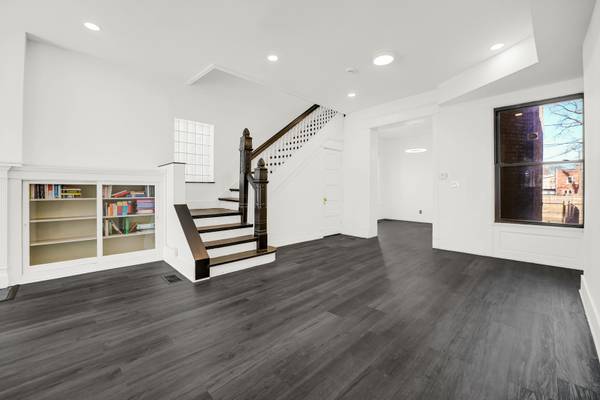 928 E 46th ST, Chicago, IL 60653