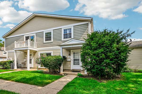 1205 Quincy CT, Wheeling, IL 60090