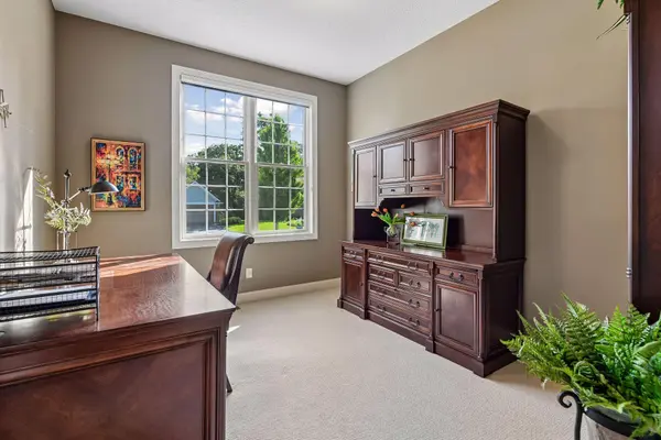 9260 Red Oak DR, Victoria, MN 55386