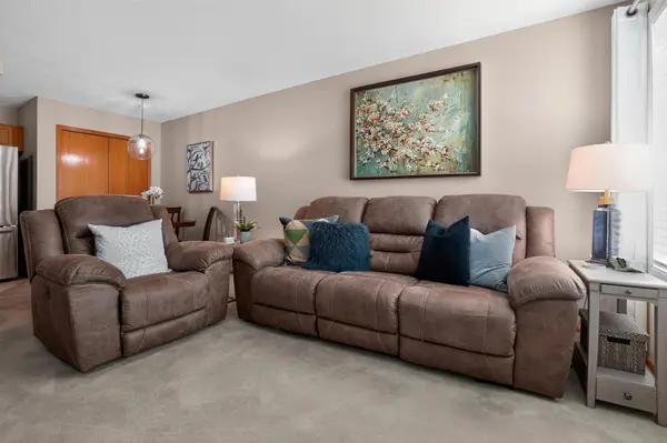 15955 Finch LN, Apple Valley, MN 55124