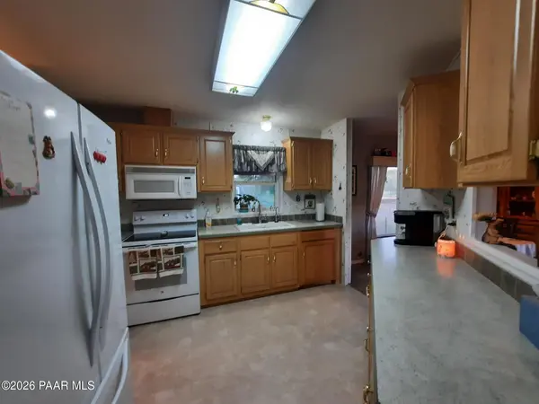 43900 N Anvil Rock RD, Seligman, AZ 86337