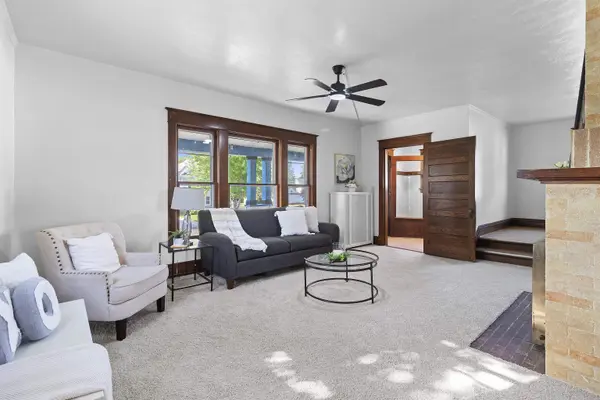 938 KENSINGTON AVE, Plymouth, WI 53073