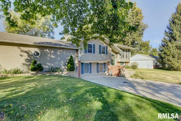 403 N 7TH ST, Girard, IL 62640