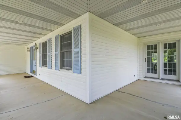 19791 HUNT RD, Petersburg, IL 62675