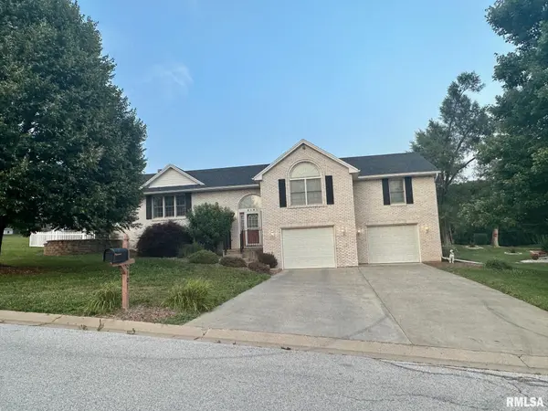 2101 STILLWATER DR, Quincy, IL 62301