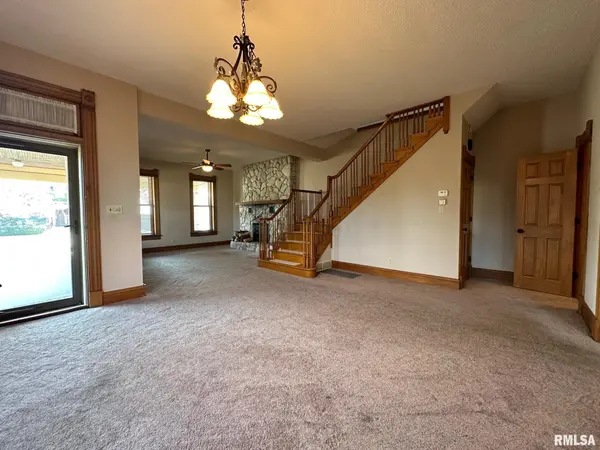 1737 SPRING ST, Quincy, IL 62301