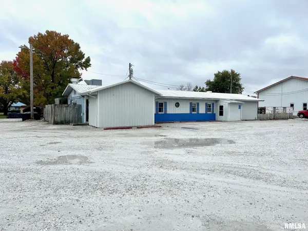 1390 BUCHANAN ST, Carthage, IL 62321