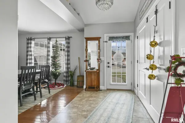 513 BAYBERRY LN, Athens, IL 62613