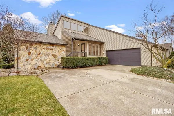 2900 Dartmoor CT, Springfield, IL 62704