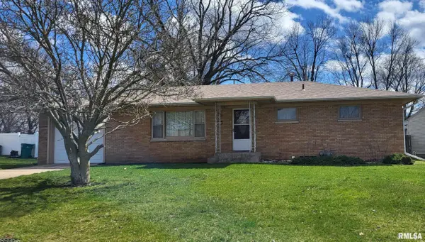 1672 BLUEBIRD DR, Galesburg, IL 61401