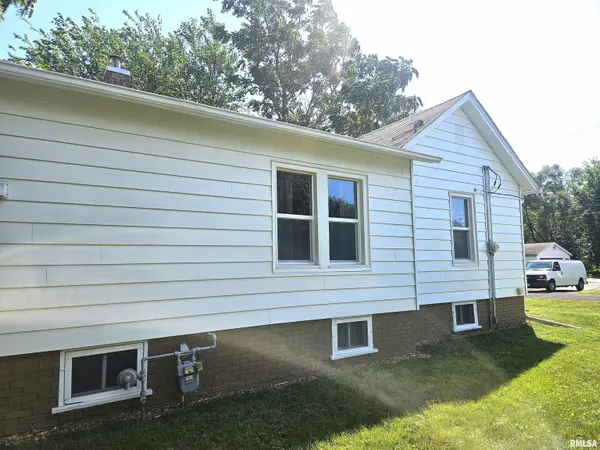 59 W 4TH ST, Galesburg, IL 61401