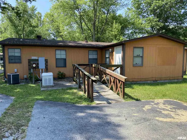 406 E DOUGLAS ST, Desoto, IL 62924