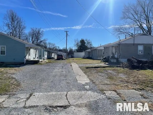 3 Court F ST, Herrin, IL 62948