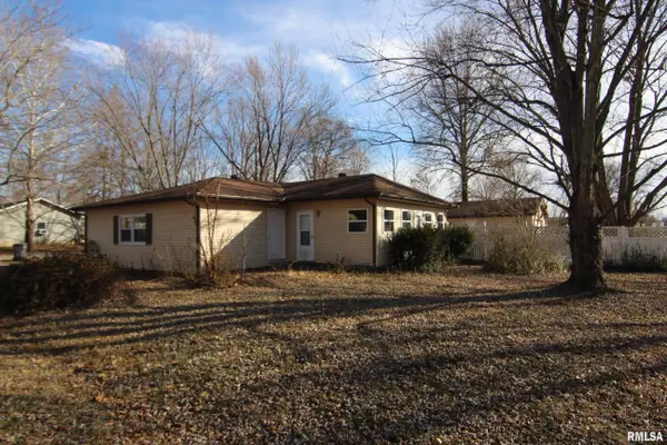 1401 S THOMAS ST, Carterville, IL 62918
