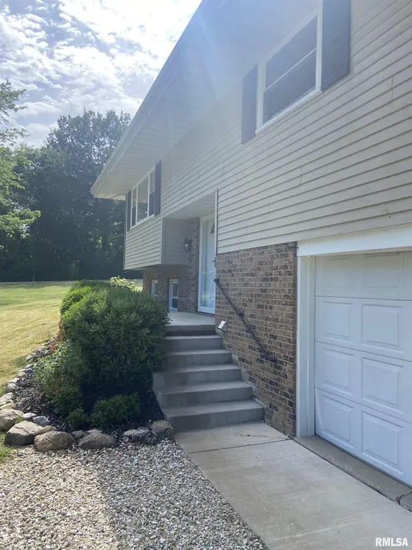 115 W CYPRESS RD, Canton, IL 61520