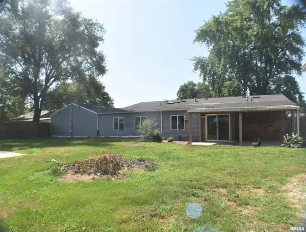 113 W 8TH ST, Dunfermline, IL 61524