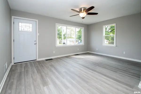 652 DEMPSEY ST, Creve Coeur, IL 61610