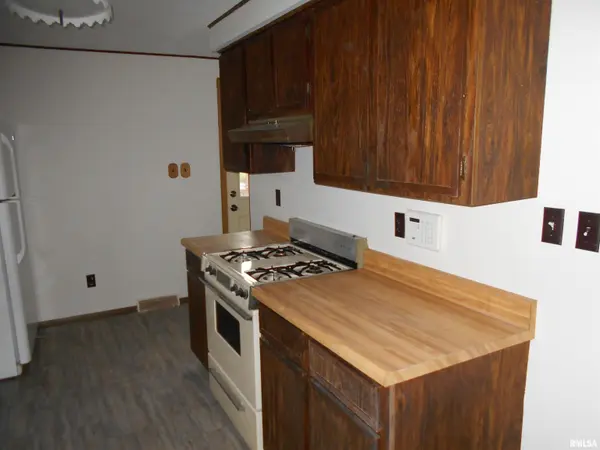 207 W SPRUCE ST, Bardolph, IL 61416