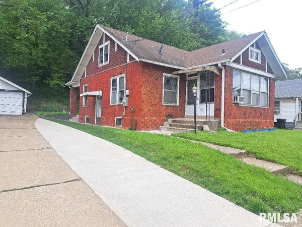 202 JOHNSON ST, East Peoria, IL 61611