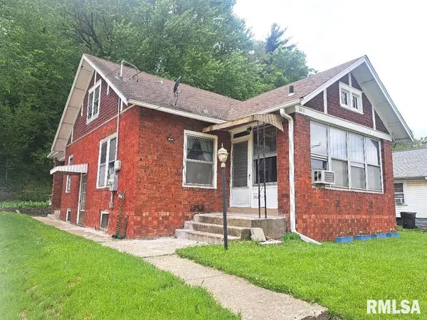 202 JOHNSON ST, East Peoria, IL 61611