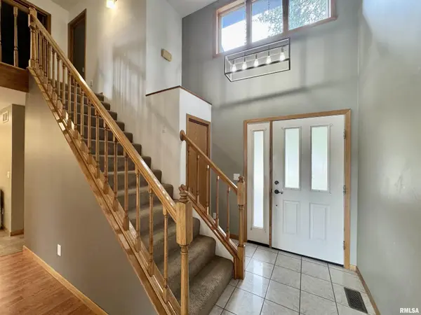 1108 BAYBERRY LN, Macomb, IL 61455