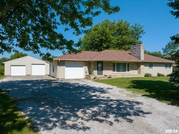 708 S MISSISSIPPI ST, Blue Grass, IA 52726