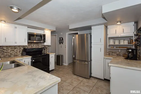 1615 20TH ST, Bettendorf, IA 52722