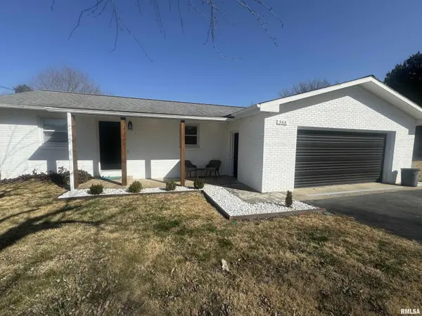 366 Clifty Heights DR, Marion, IL 62959