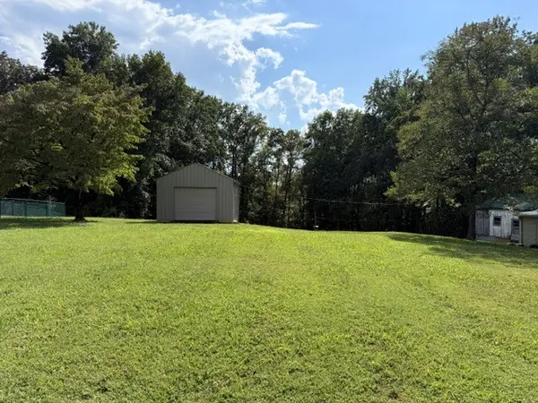 301 S Riverside Dr, Mcminnville, TN 37110
