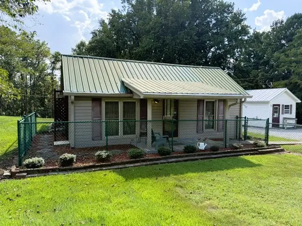 303 S Riverside Dr, Mcminnville, TN 37110