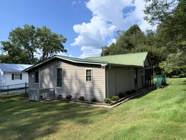 303 S Riverside Dr, Mcminnville, TN 37110