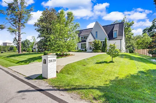 2825 Sugar Tree Rd, Nashville, TN 37215