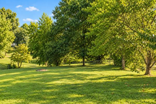 524 Barney Ln, Clarksville, TN 37042