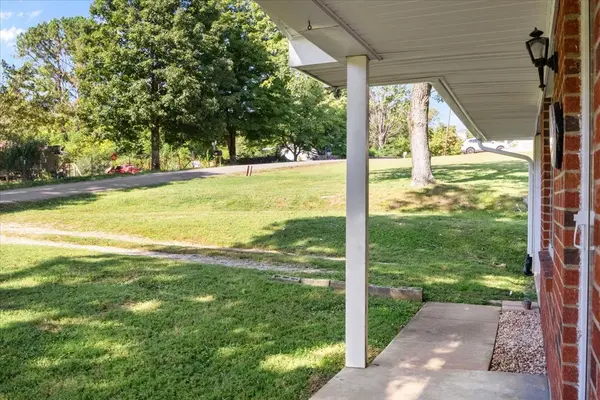 220 Roby Dr, Erin, TN 37061