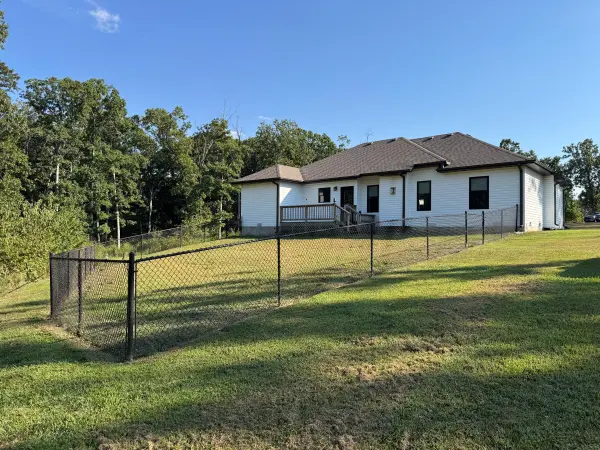 421 Ira DR, Seymour, MO 65746