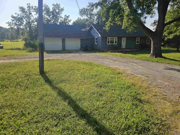16325 R RD, Mayetta, KS 66509