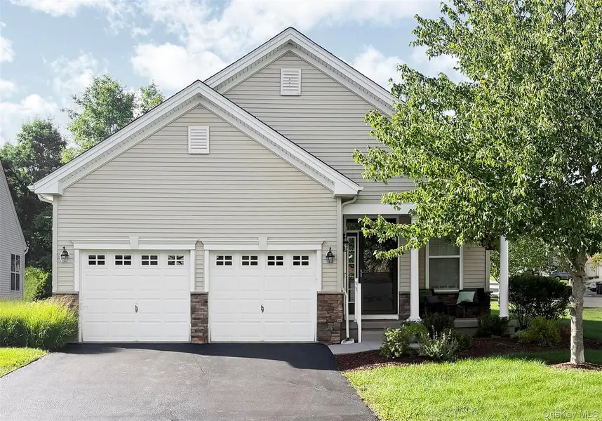 65 Jasmine DR, Middletown, NY 10940