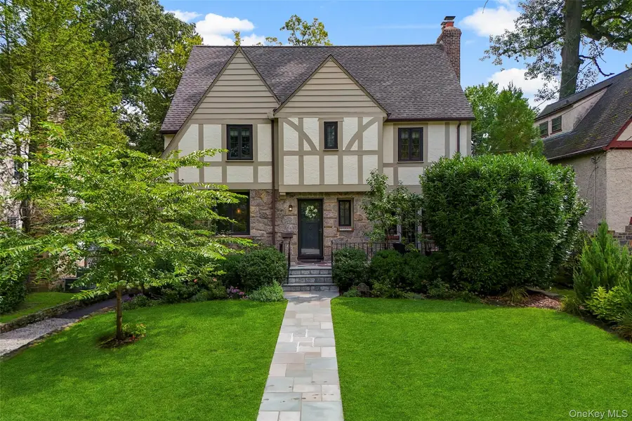 73 Woodlawn AVE, New Rochelle, NY 10804