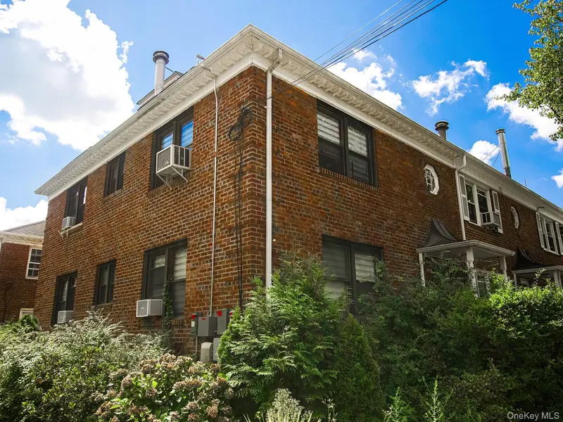 20920 42nd AVE #Apt. 1, Bayside, NY 11361