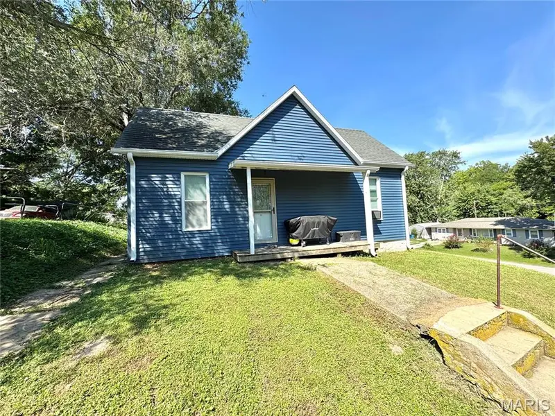 302 S 5th ST, La Grange, MO 63448