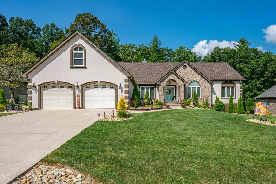 187 Forest View Dr, Crossville, TN 38558