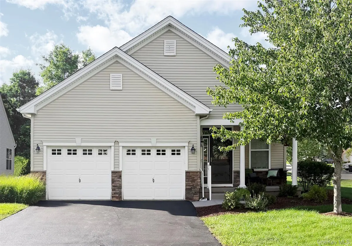 65 Jasmine DR, Middletown, NY 10940