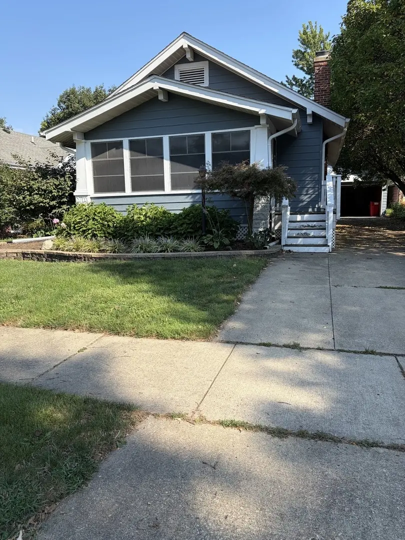 922 W Daniel ST, Champaign, IL 61821