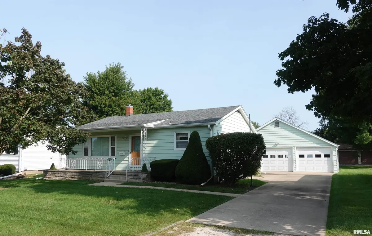 1525 CLAY ST, Galesburg, IL 61401