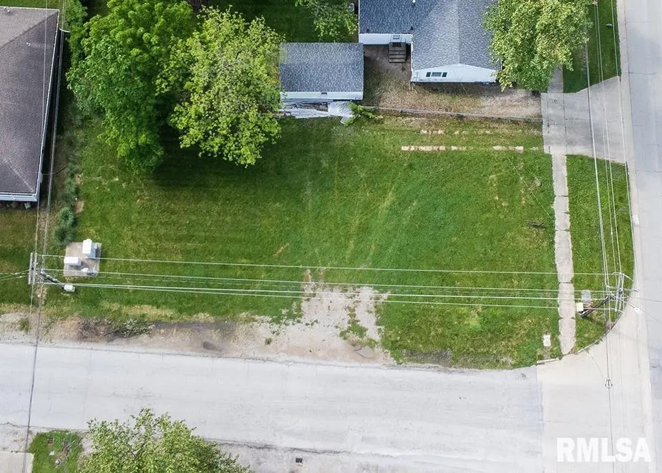 700 S WILLOW ST, Effingham, IL 62401