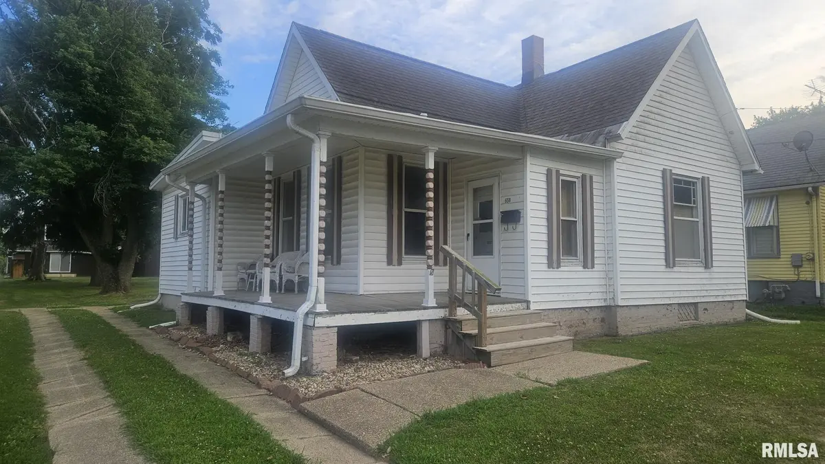 658 E MAPLE ST, Canton, IL 61520