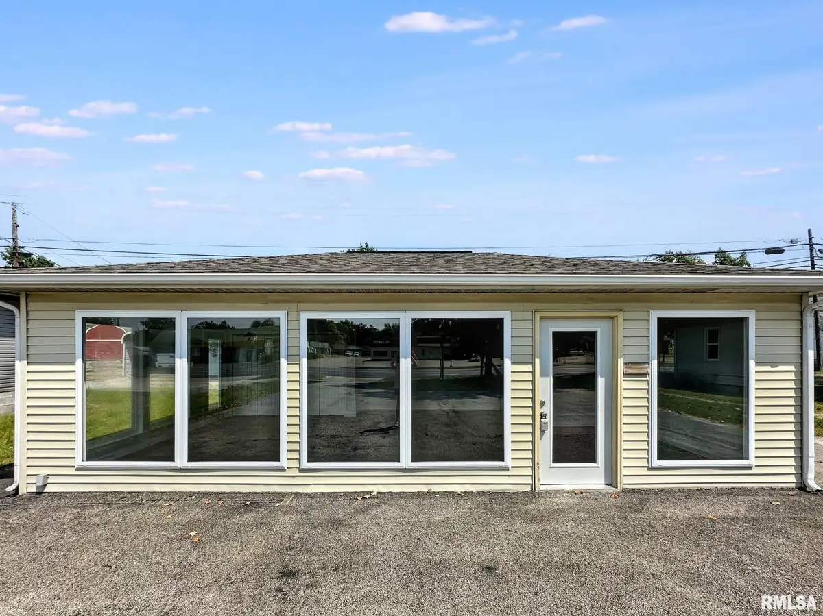 1112 S PARK AVE, Herrin, IL 62948